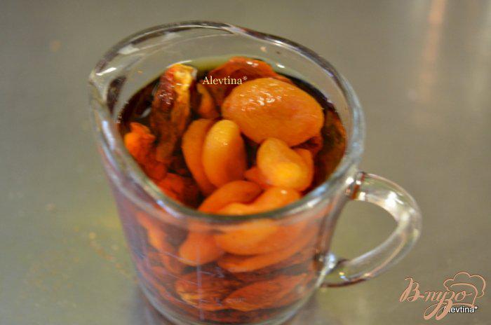 Фото приготовление рецепта: Корейка под соусом с абрикосами и вялеными томатами шаг №1