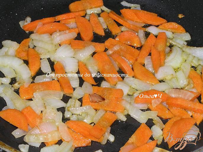 Фото приготовление рецепта: Булгур с морковью и зеленым горошком шаг №1