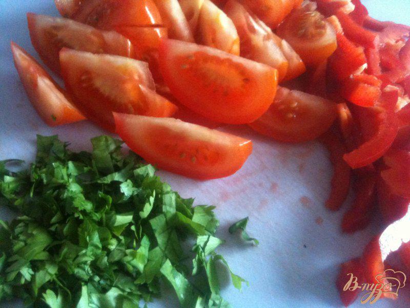 Фото приготовление рецепта: Теплый салат с картофелем и анчоусами шаг №4