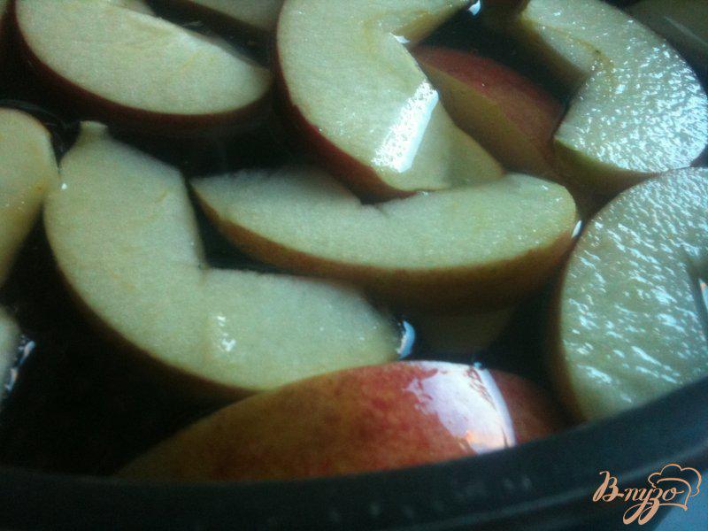 Фото приготовление рецепта: Компот яблочно-гранатовый с имбирем шаг №3
