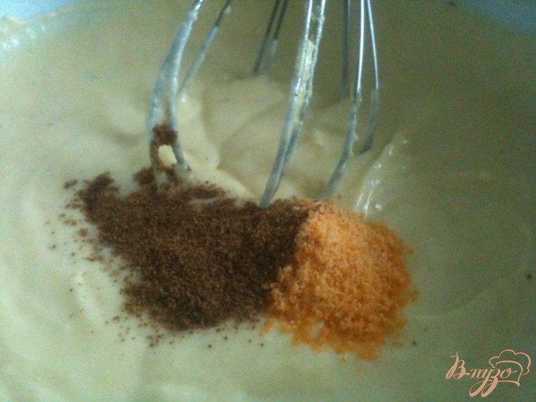 Фото приготовление рецепта: Творожно-медовые пряные коржики шаг №4