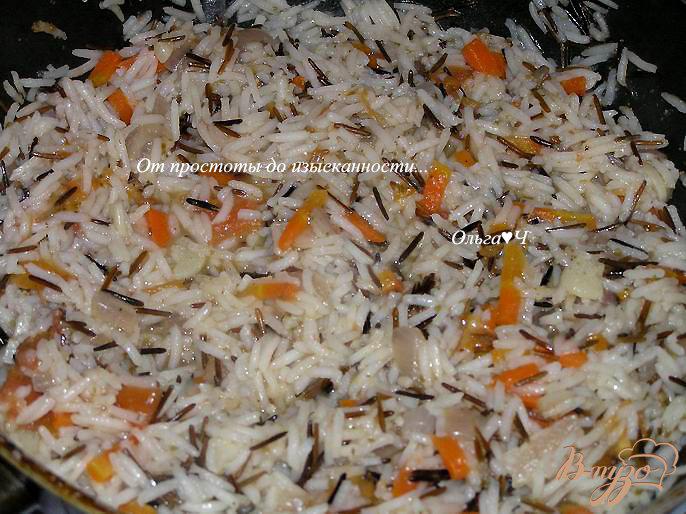 Фото приготовление рецепта: Пряный рис с овощами шаг №4