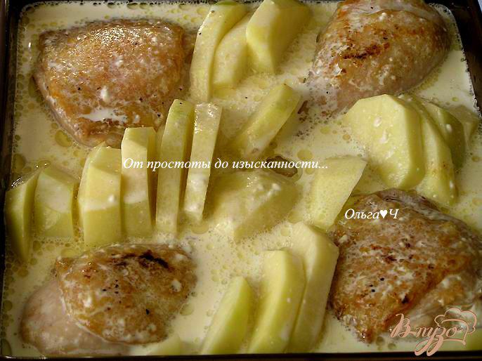 Фото приготовление рецепта: Курица с картофелем в сливочно-горчичном соусе шаг №3