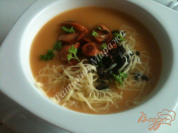 Фото приготовление рецепта: Фасолевый суп-пюре  с копчеными сосисками шаг №8