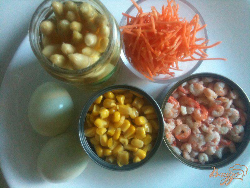 Фото приготовление рецепта: Салат с креветками и  белой спаржей шаг №1