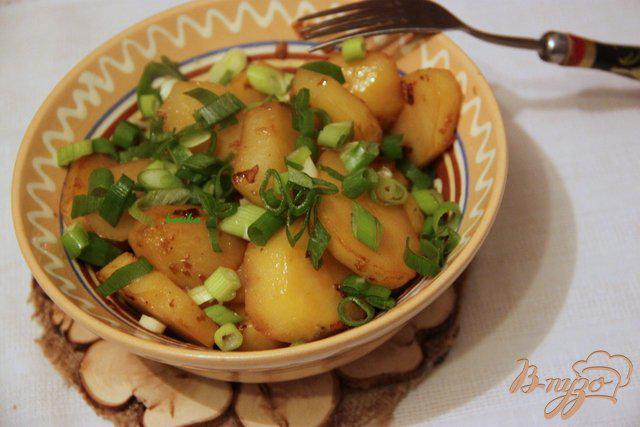Фото приготовление рецепта: Картофель в соевом соусе шаг №4