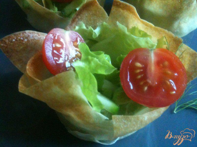 Фото приготовление рецепта: Овощной салатик в корзиночках из теста Брик шаг №5