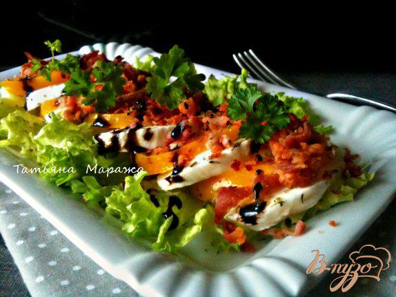 Фото приготовление рецепта: Салат из моцареллы с персиком шаг №5