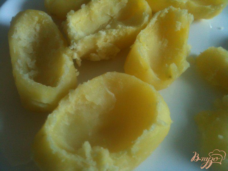 Фото приготовление рецепта: Картофельные лодочки с грибами и ветчиной шаг №1