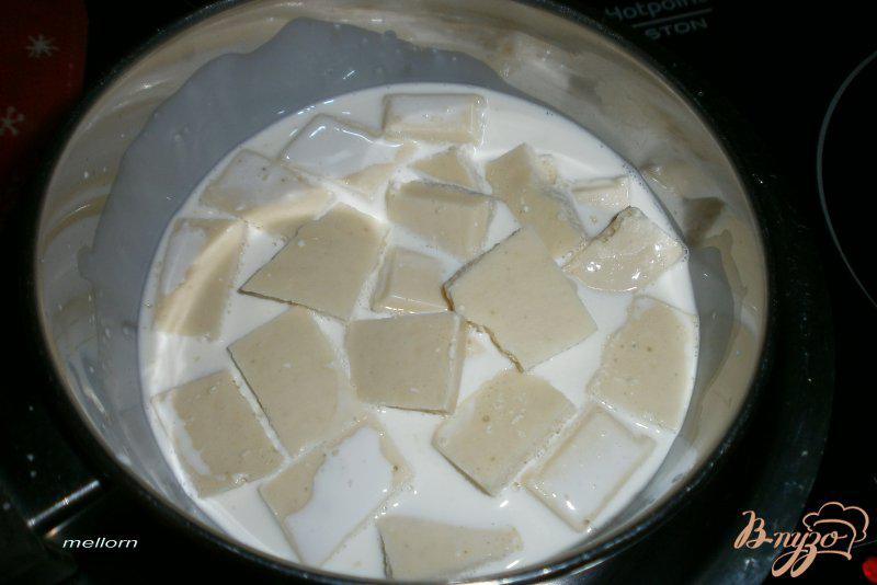 Фото приготовление рецепта: Десерт из белого шоколада с мандаринами и виноградом шаг №1