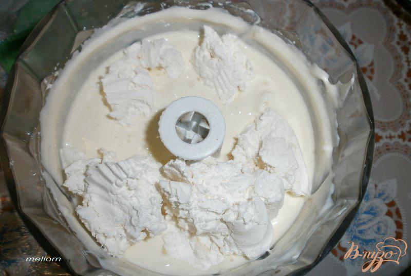 Фото приготовление рецепта: Десерт из белого шоколада с мандаринами и виноградом шаг №2