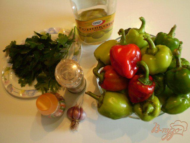 Фото приготовление рецепта: Жареный болгарский перец с чесноком и зеленью шаг №1