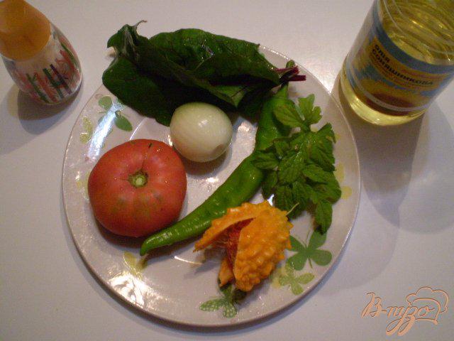 Фото приготовление рецепта: Салат с момордикой шаг №1