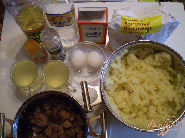 Фото приготовление рецепта: Жаренные пирожки на картофельном отваре шаг №1