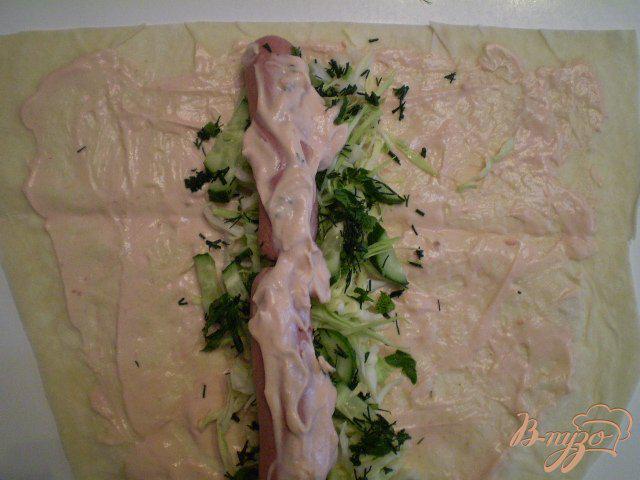 Фото приготовление рецепта: Сосиски в лаваше шаг №5