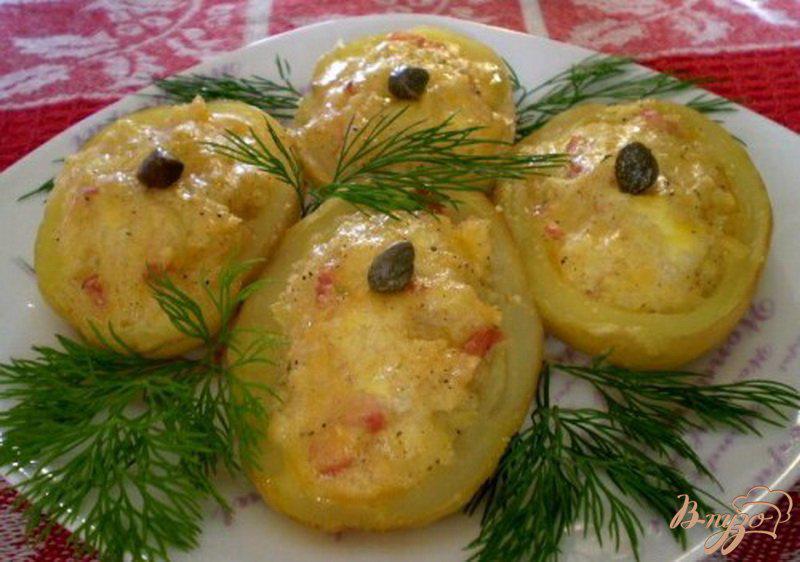 Фото приготовление рецепта: Картофель фаршированный сыром и колбасой шаг №6