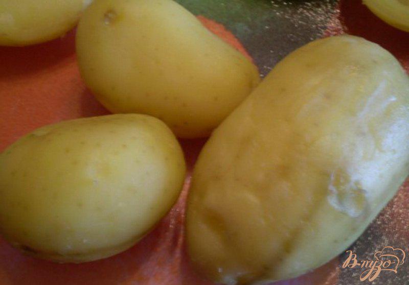 Фото приготовление рецепта: Картофель фаршированный сыром и колбасой шаг №1