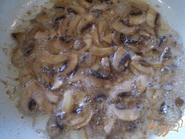 Фото приготовление рецепта: Окорочка фаршированные гречкой, грибами и запеченый картофель шаг №2