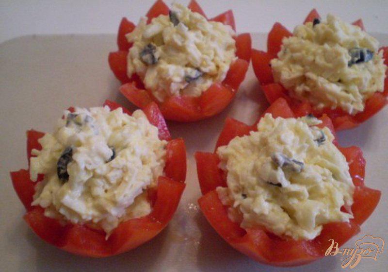 Фото приготовление рецепта: Еврейский салат в помидорных корзинках шаг №4