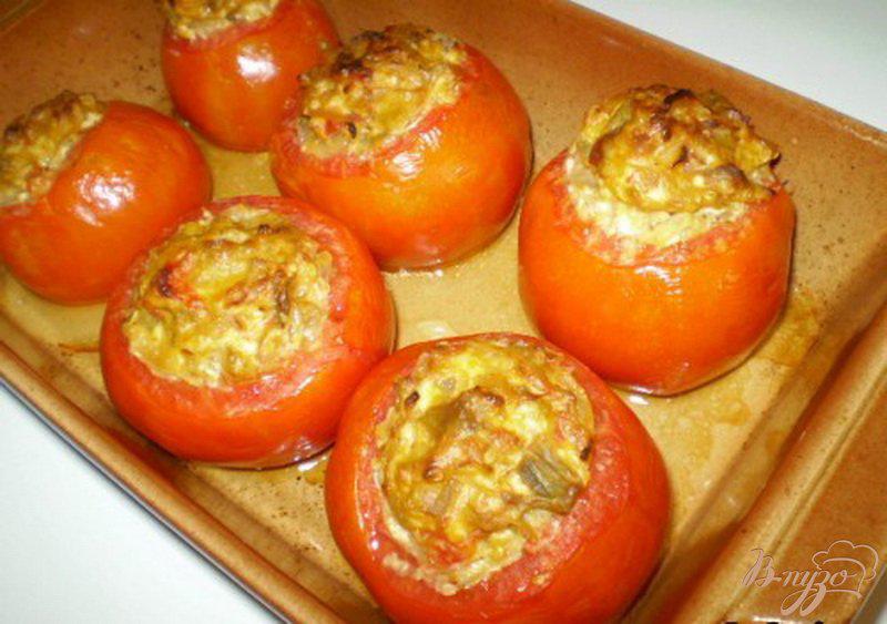 Фото приготовление рецепта: Фаршированные помидоры запеченные в духовке шаг №7