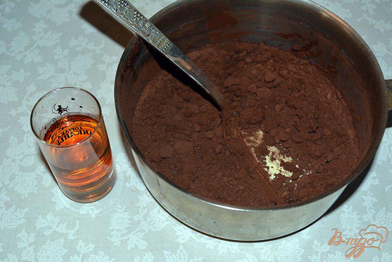 Фото приготовление рецепта: Шоколадная картошка с миндалем и мармеладом шаг №3