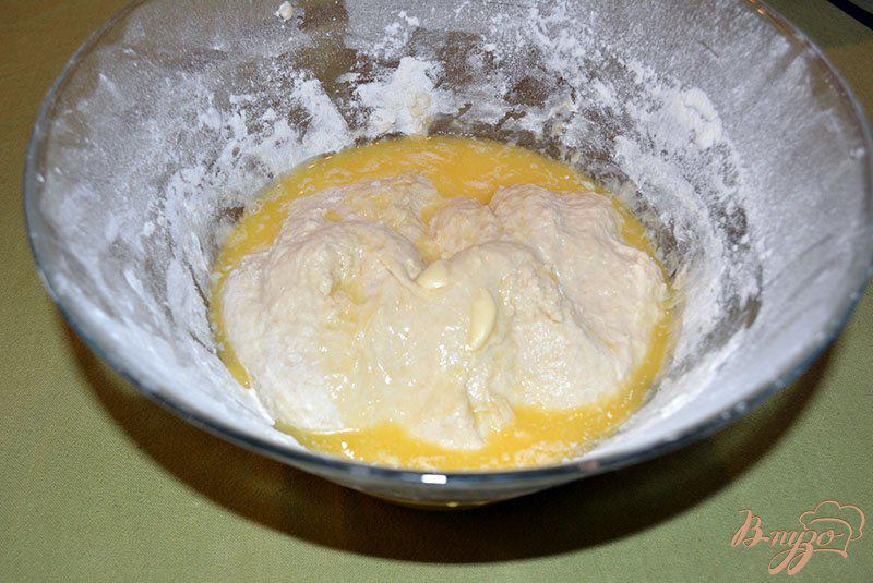 Фото приготовление рецепта: Вишневые домашние пирожки шаг №2