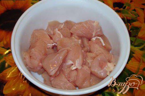 Фото приготовление рецепта: Маринованная курица на гриле с огуречным соусом шаг №1