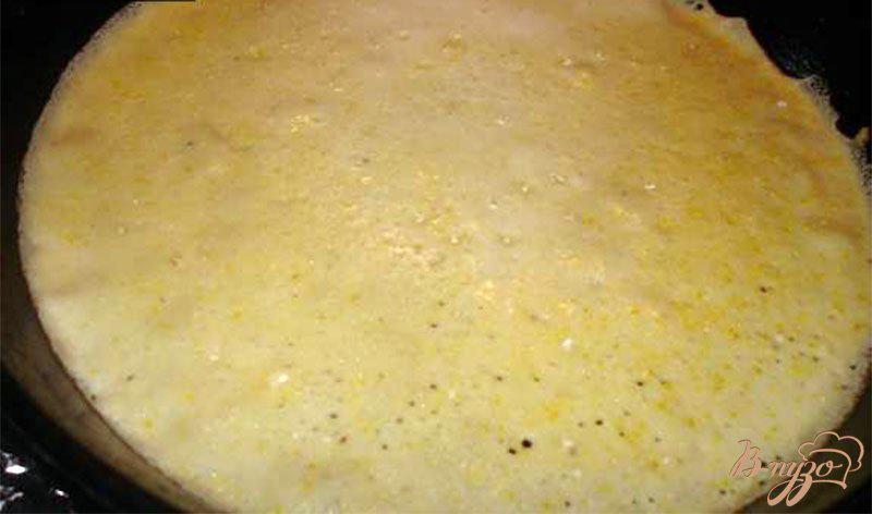 Фото приготовление рецепта: Вкусные кукурузные блинчики с творожной начинкой и кумкватом шаг №5