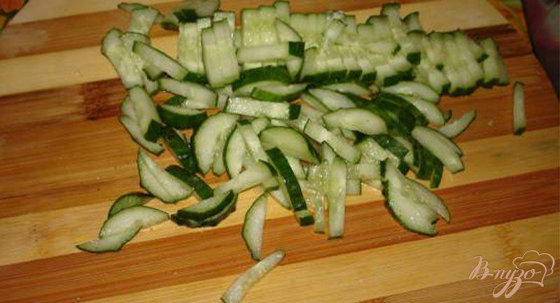Фото приготовление рецепта: Салат с ветчиной и яблоком шаг №5