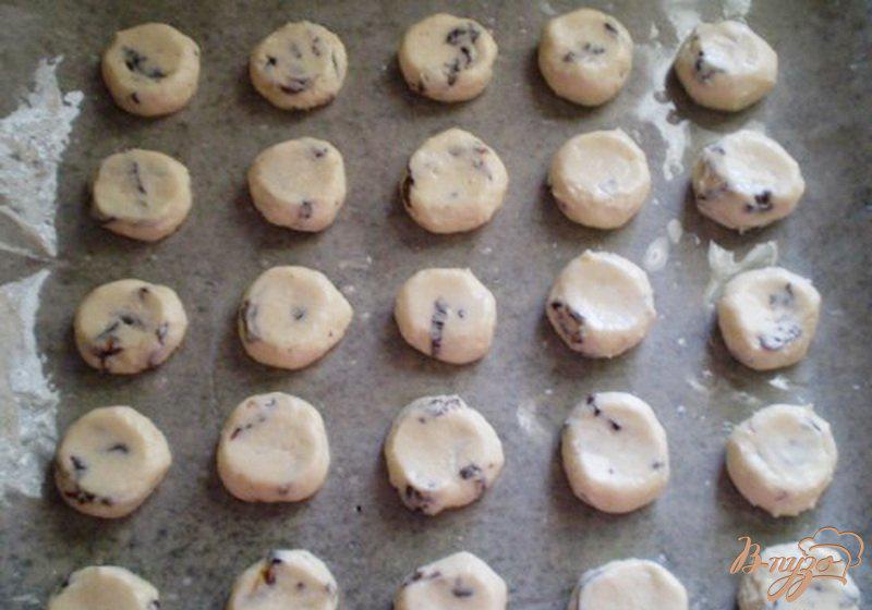 Фото приготовление рецепта: Печенье с черносливом шаг №4
