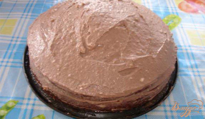Фото приготовление рецепта: Сметанный торт с кофейно-масленным кремом и арахисом шаг №7