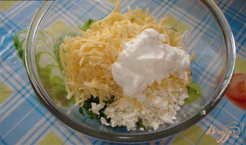 Фото приготовление рецепта: Хычины с сыром и зеленью шаг №4