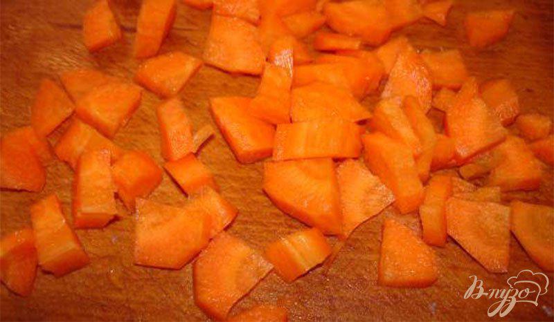 Фото приготовление рецепта: Тушеное мясо с сельдереем и морковью шаг №2