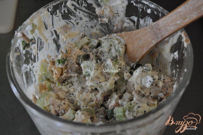Фото приготовление рецепта: Салат куриный с хреном шаг №3