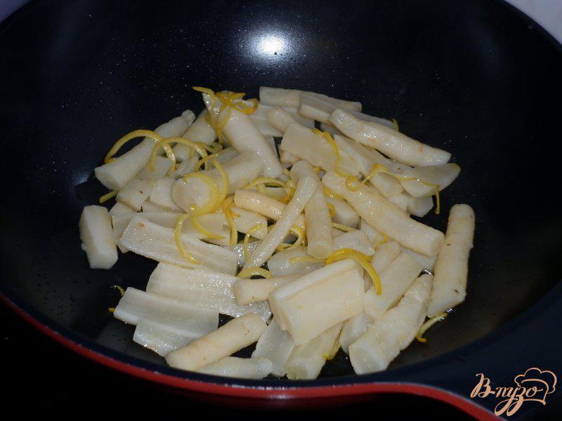 Фото приготовление рецепта: Скорцонера с лимонной цедрой шаг №6