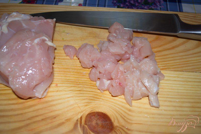 Фото приготовление рецепта: Оладушки куриные с беконом шаг №1