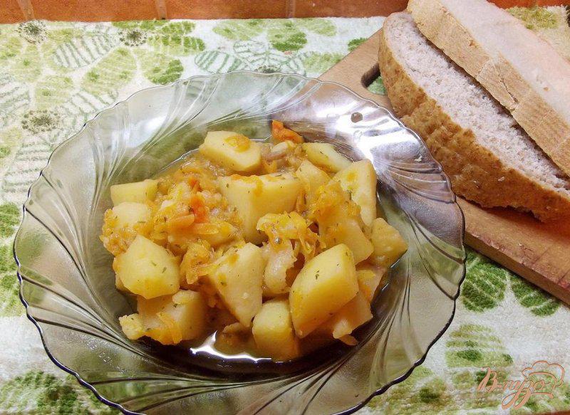 Фото приготовление рецепта: Рассыпчатый картофель с томатом на свином сале шаг №7