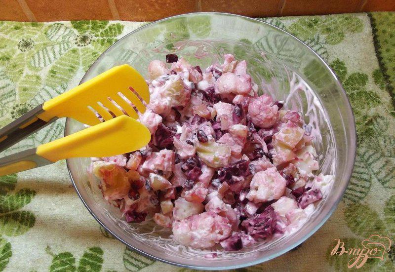 Фото приготовление рецепта: Картофельный салат с гранатом шаг №6