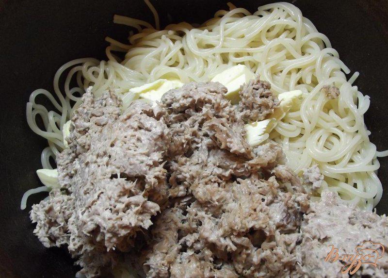 Фото приготовление рецепта: Спагетти с грибами и мясом шаг №5