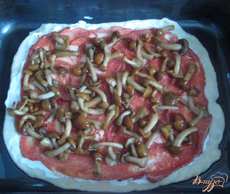 Фото приготовление рецепта: Пицца с опятами шаг №2