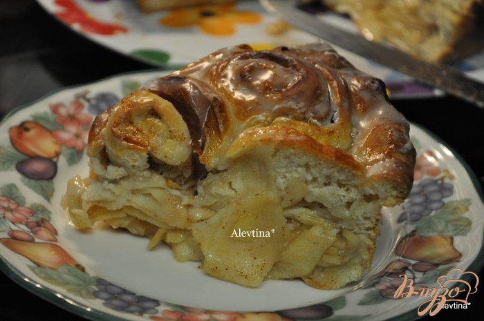 Фото приготовление рецепта: Яблочный пирог с корицей шаг №9