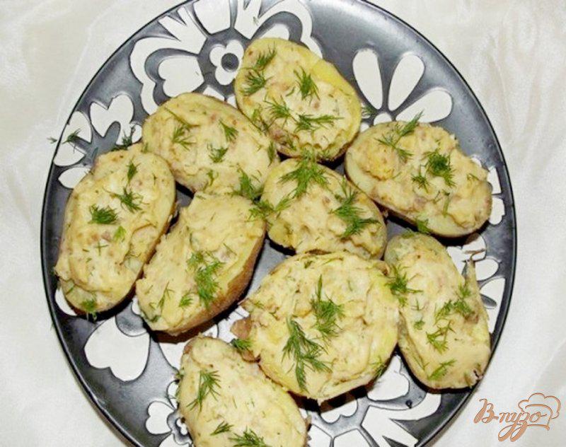 Фото приготовление рецепта: Картофельные лодочки с мясом и сыром шаг №6