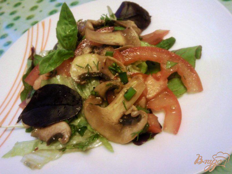 Фото приготовление рецепта: Овощной салат с грибами шаг №5