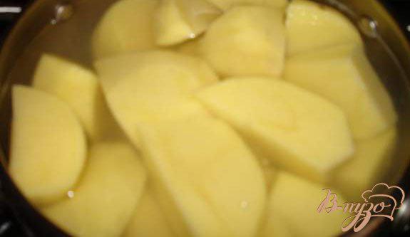 Фото приготовление рецепта: Нежный картофель с грибами шаг №2