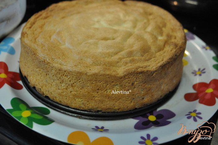Фото приготовление рецепта: Ореховый торт шаг №9