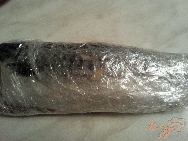 Фото приготовление рецепта: Скумбрия соленая с чесноком шаг №2