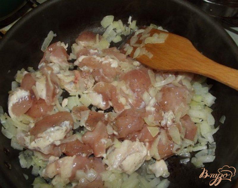 Фото приготовление рецепта: Шарики из картофеля под вишневым соусом шаг №4