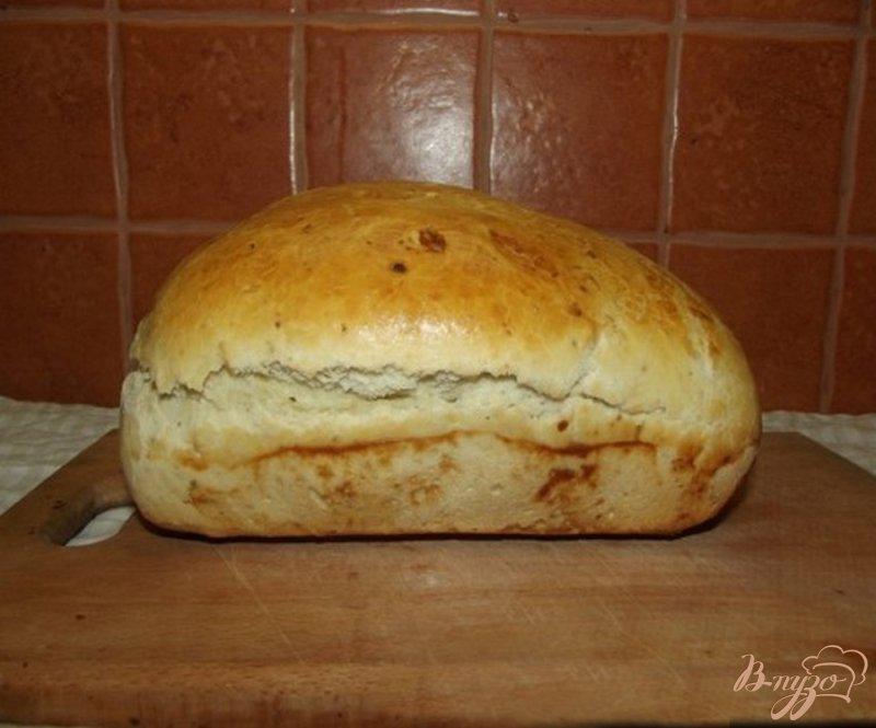 Фото приготовление рецепта: Розмариновый хлеб с сыром и орехами шаг №7