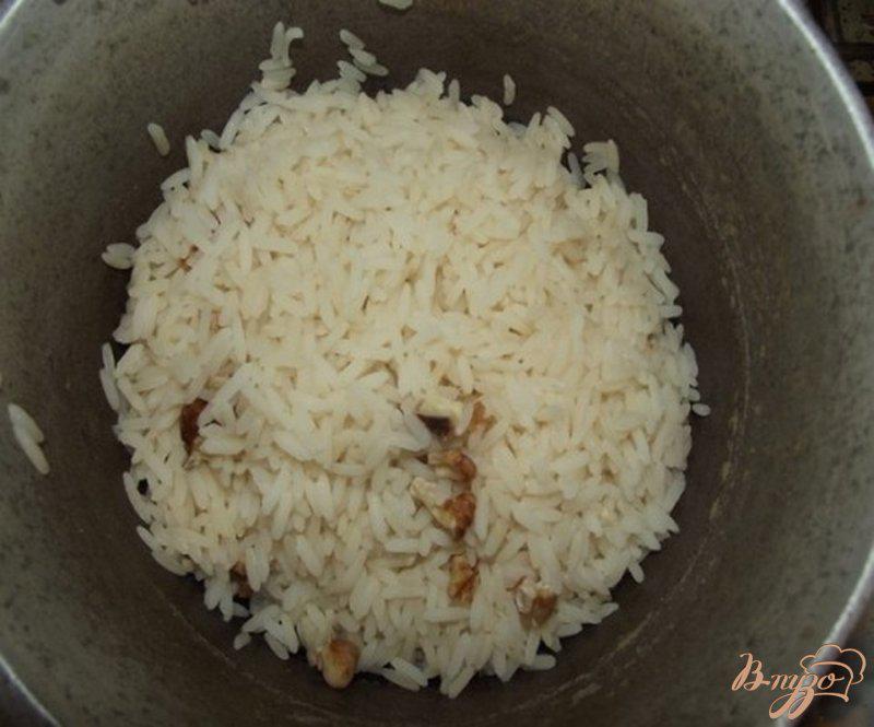 Фото приготовление рецепта: Рис с соевым соусом и овощами шаг №4