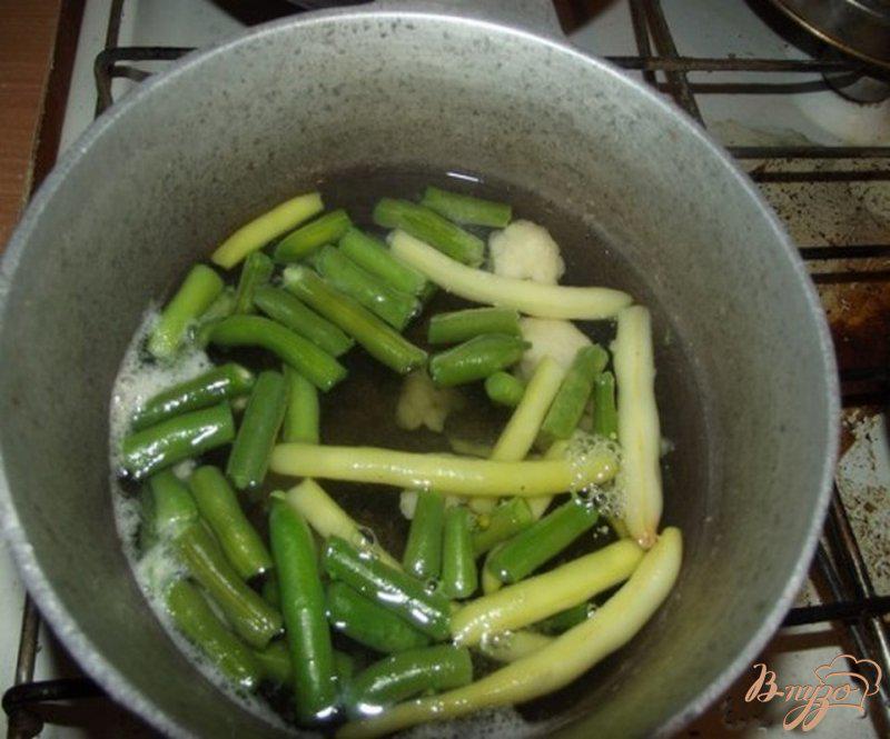 Фото приготовление рецепта: Овощной салат под соево-медовый соус шаг №3